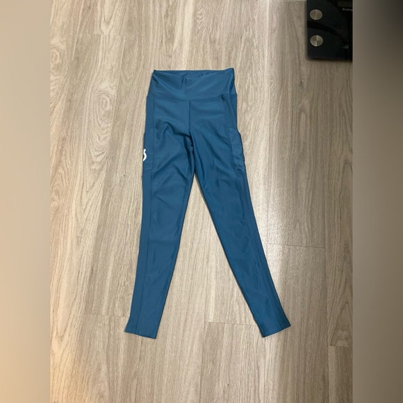 Peloton Show Up Pocket Legging - Picture 2 of 3